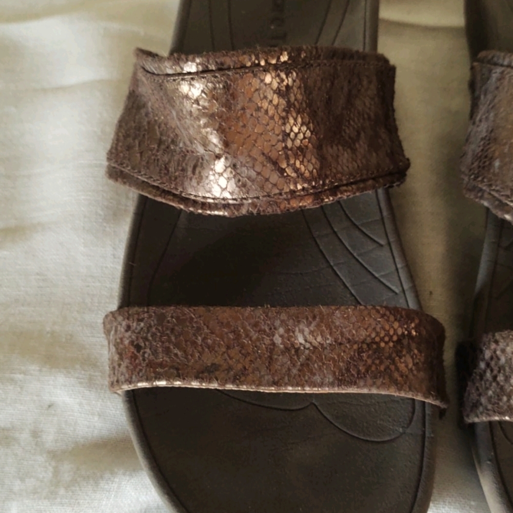 Sz 7 Bare Traps Copper Two-strap Sandal - Picture 5 of 7